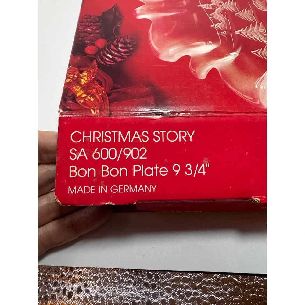Mikasa Christmas Story Bon Bon Plate SA 600/902 Frosted Glass 9.75